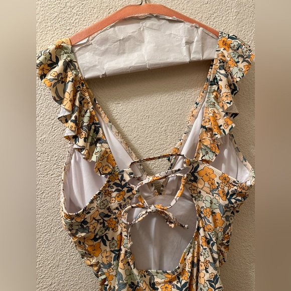 CUPSHE Bathing Suit Women’s Size XXL Ruffled Orange Floral Print V Neck Lace Up - Picture 2 of 6